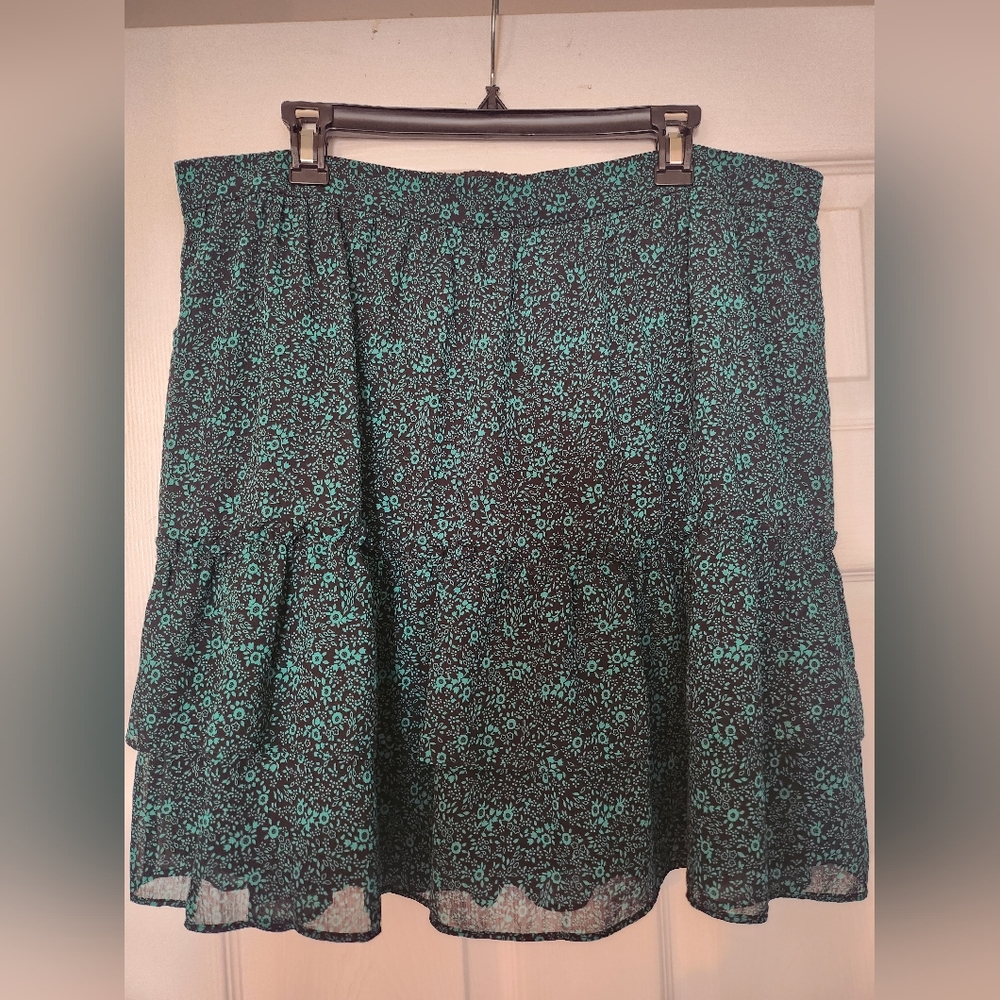JCrew ruffle skirt size XL black Irish clover